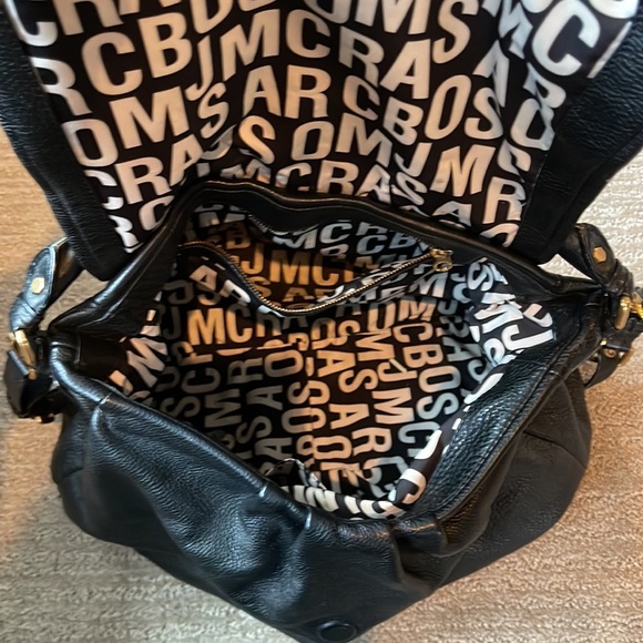 Large Marc Jacobs black leather bag. Shoulder and cross body strap. - Picture 2 of 2
